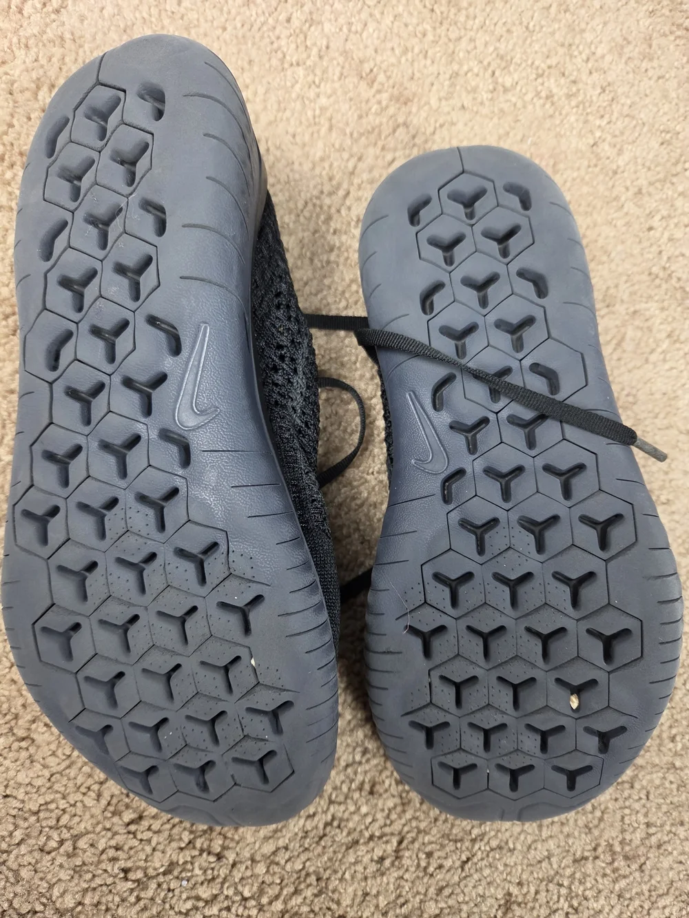 Nike Men's Black Knit Running Shoes with Green Accents
